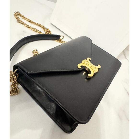 CELINE Shiny Calfskin Triomphe Margo Wallet on Chain - Picture 4 of 13